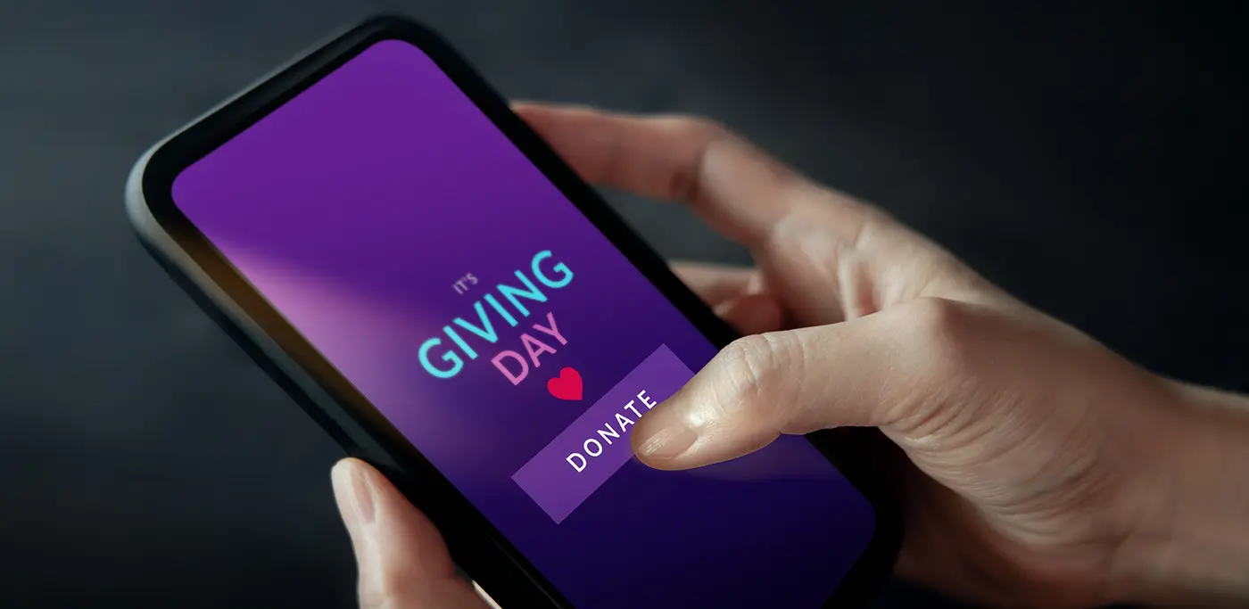 Making an online donation on a phone